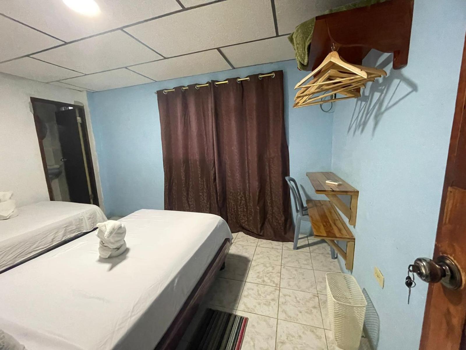 Hotel Casa De Alexis Puerto Baquerizo Moreno Zimmer foto